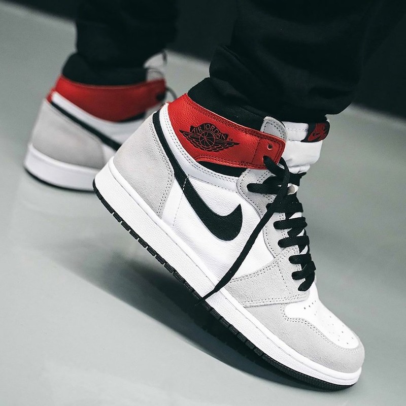 【カスタム】AIRJORDAN1 HighOG Light Smoke Grey Men's) Air Jordan 1 Retro High OG 'Light Smoke Grey